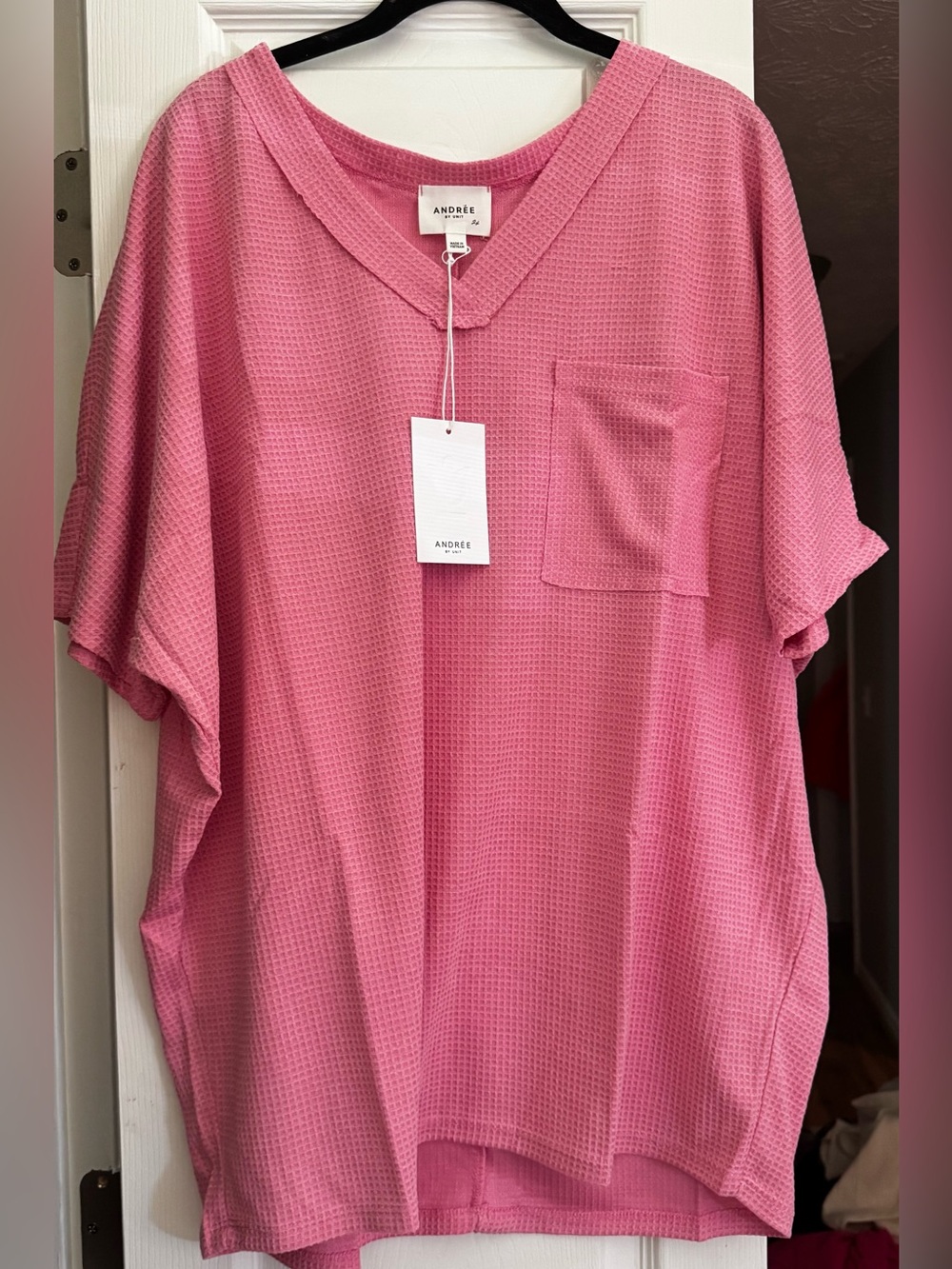 ANDRÉE BY UNIT NWT Pink Waffle Knit V-Neck Oversized Pocket Tee 2X